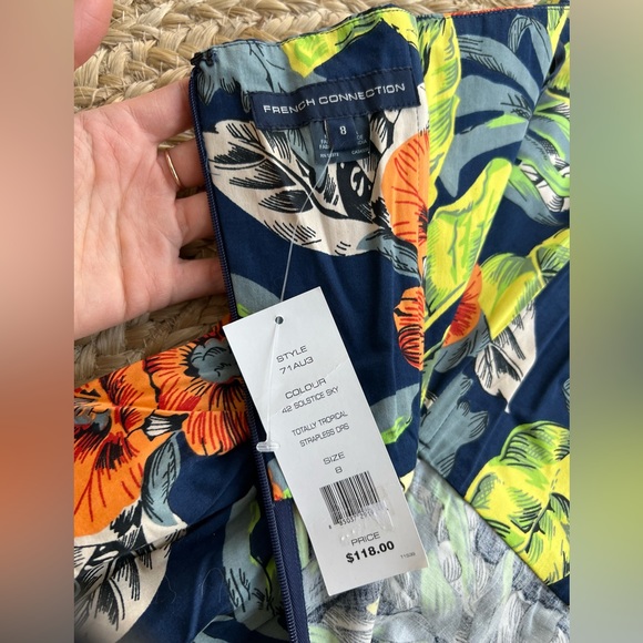FRENCH Connection • Wizard Strapless Tropical Mini Dress • 8 - Picture 2 of 9